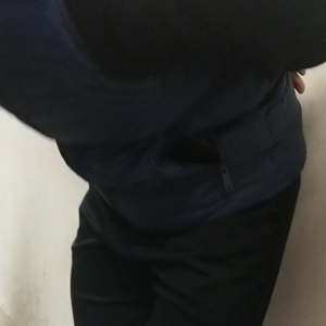 半弯腰疼，全屈不疼，要考虑棘上韧带损伤